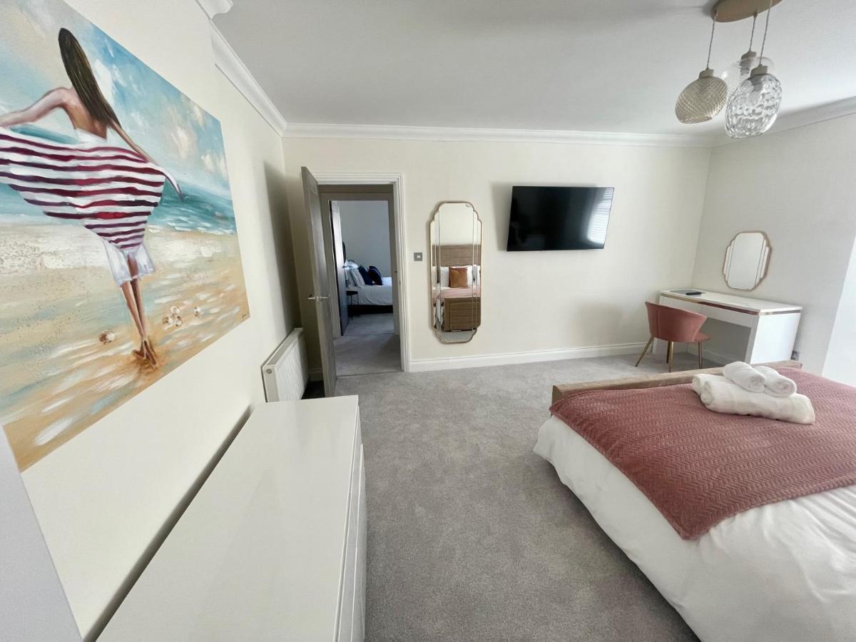 Exquisite Apartment, Stone Throw From The Beach بورنماوث المظهر الخارجي الصورة
