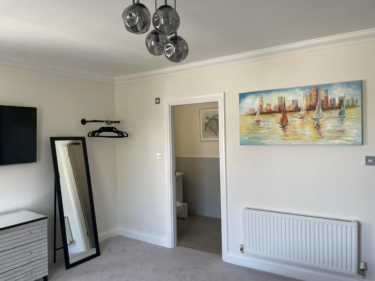 Exquisite Apartment, Stone Throw From The Beach بورنماوث المظهر الخارجي الصورة